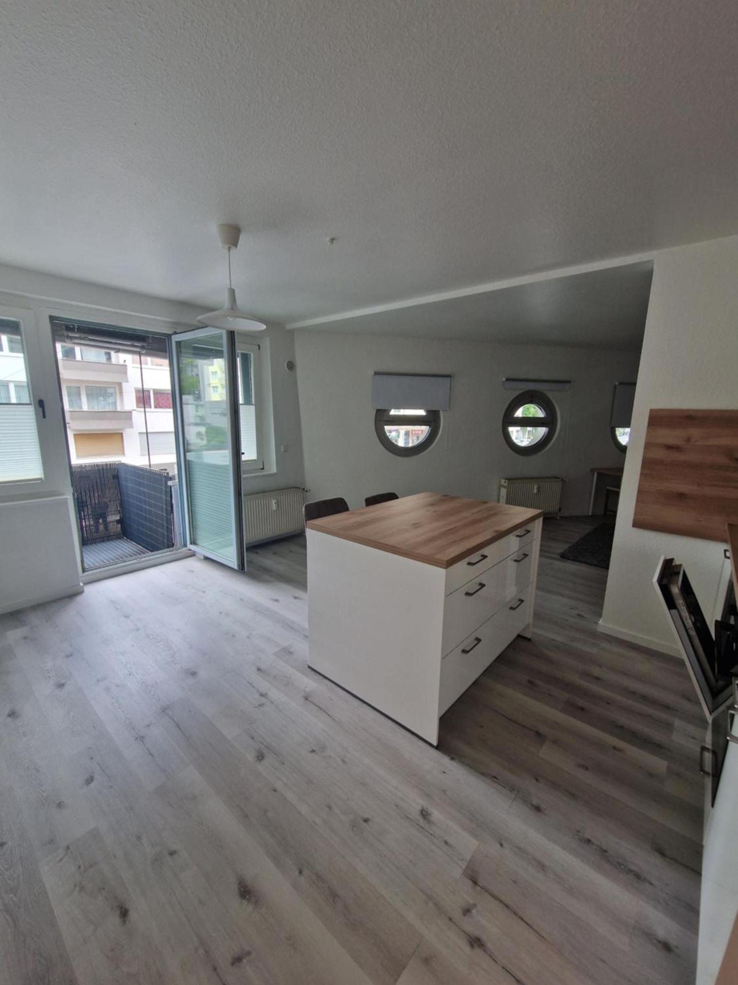 Apartment Zentrale Lage In Der Naehe Von Der Uni ,neumarkt Und Messe Nur 5 Stationen Cologne